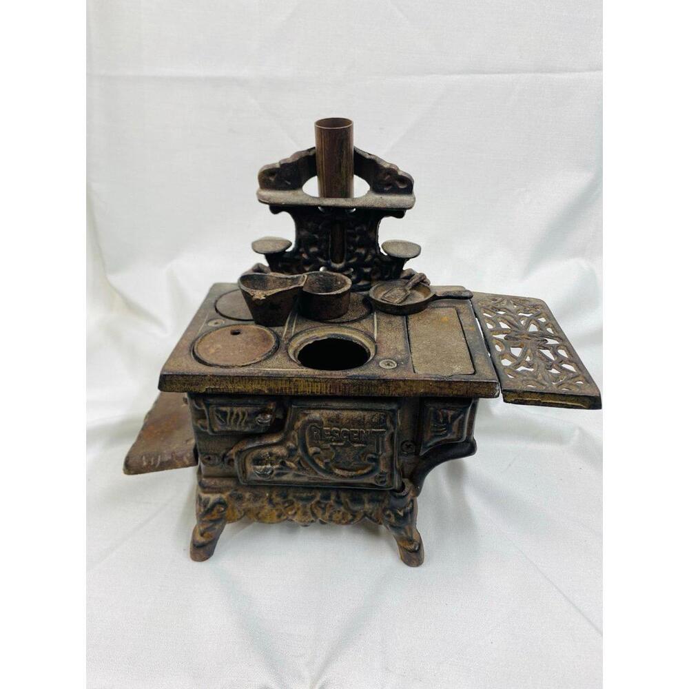 Antique CRESCENT Cast Iron Salesman Sample Miniature Stove & Accessories